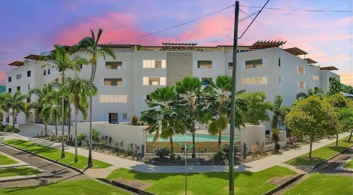 Stylish Apartment Near Esplanade & City Centre Cairns
